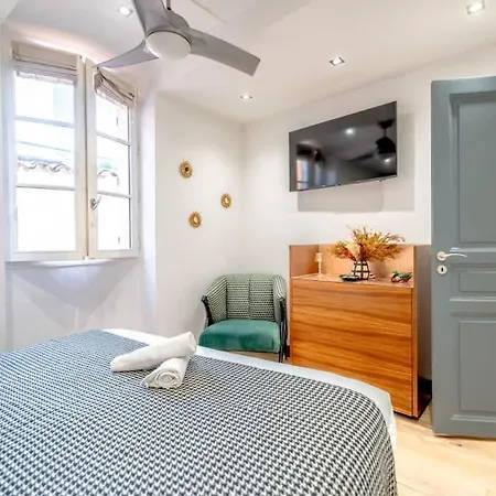 Kelly'S Nest Heart Of Town Shellter-Rentals Appartamento *