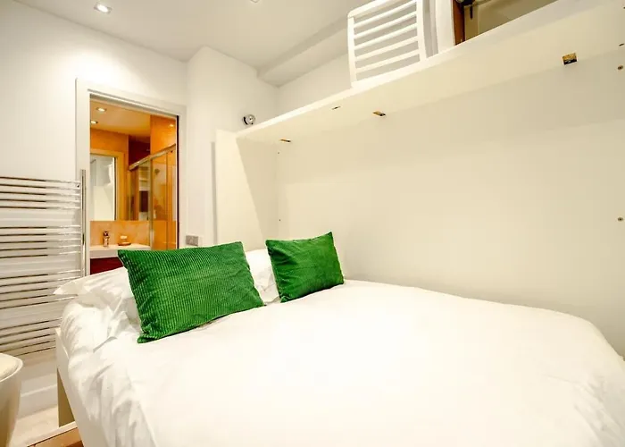 Kelly'S Nest Heart Of Town Shellter-Rentals Saint-Tropez